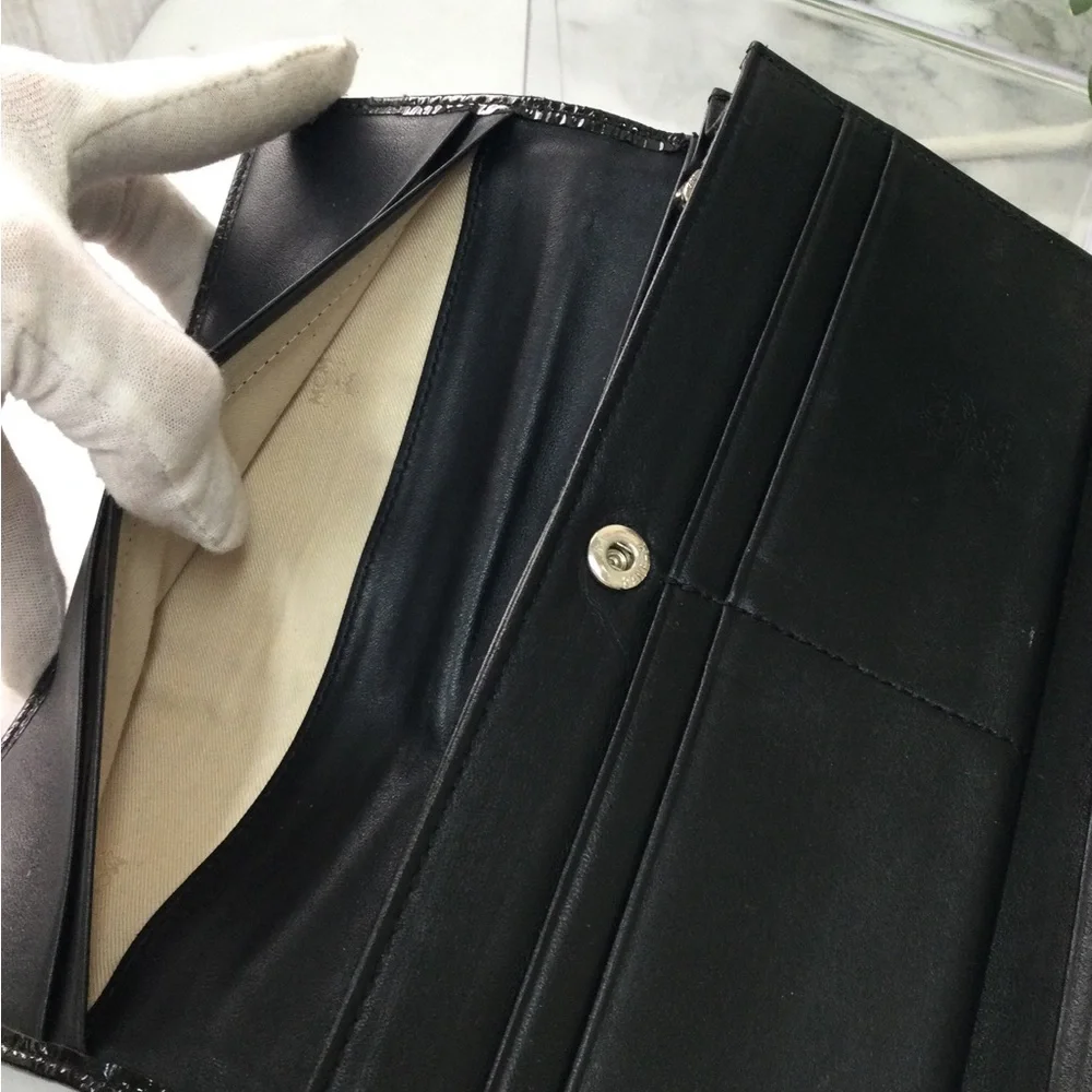 GUC MCM Black Women's Leather Wallet Clutch - Designer Plate Accent